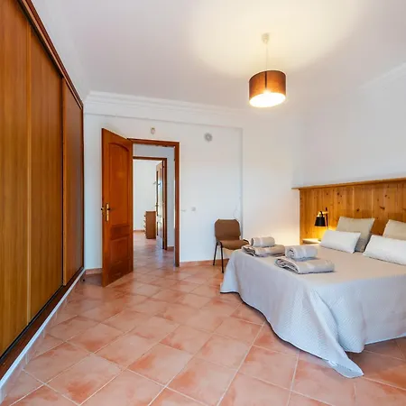 Al Monte Lusitano Tatil Evi *